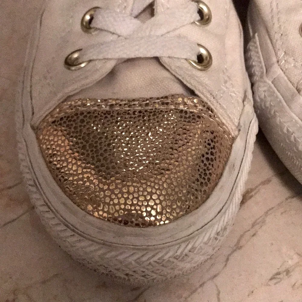 Converse with sneakers with gold capped toe size 8 - Picture 7 of 8